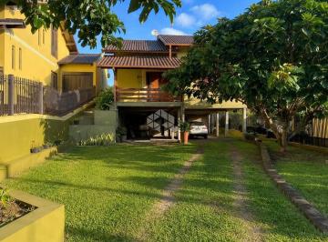 Casa · 82m² · 2 Quartos · 4 Vagas · Excelente Sobrado em Amplo Terreno