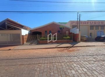 Casa · 160m² · 3 Quartos · 2 Vagas · Casa para venda e aluguel em Centro de 160.00m² com 3 Quartos, 1 Suite e 2 Garagens