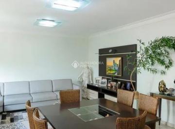 Casa · 395m² · 4 Quartos · 6 Vagas · Casa à locação no bairro Osvaldo Cruz, em São Caetano do Sul.