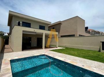 Casa · 240m² · 3 Quartos · 3 Vagas · Sobrado para venda em Centro de 240.00m² com 3 Quartos, 3 Suites e 3 Garagens