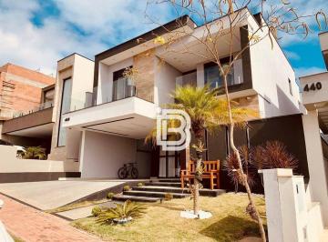 Casa · 269m² · 4 Quartos · 4 Vagas · Casa de Condomínio para venda em Jardim Samambaia de 269.00m² com 4 Quartos, 4 Suites e 4 Garagens