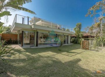Casa · 223m² · 7 Quartos · 3 Vagas · Casa para venda em Itamambuca de 223.00m² com 7 Quartos, 7 Suites e 3 Garagens