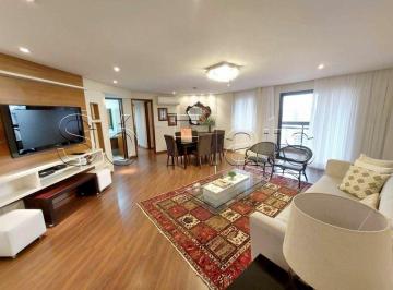 Apartamento · 125m² · 3 Quartos · 2 Vagas · Flat para venda em Moema de 125.00m² com 3 Quartos, 1 Suite e 2 Garagens