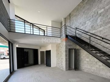 Comercial · 573m² · 6 Vagas · Prédio Comercial para alugar em Centro de 573.00m² com 6 Garagens