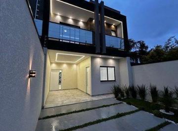 Casa · 160m² · 3 Quartos · 2 Vagas · Sobrado para venda em Centro de 160.00m² com 3 Quartos, 3 Suites e 2 Garagens