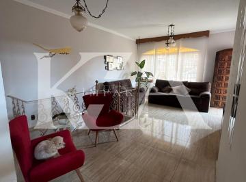 Casa · 234m² · 3 Quartos · 5 Vagas · Casa para venda em Jardim Estádio de 234.00m² com 3 Quartos, 1 Suite e 5 Garagens