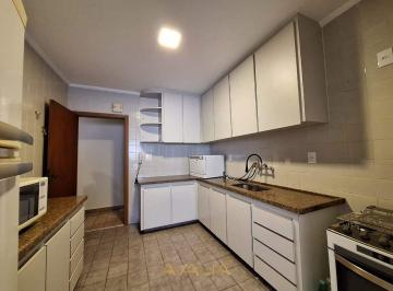 Apartamento · 124m² · 3 Quartos · 1 Vaga · Apartamento para venda em Centro de 124.00m² com 3 Quartos, 1 Suite e 1 Garagem