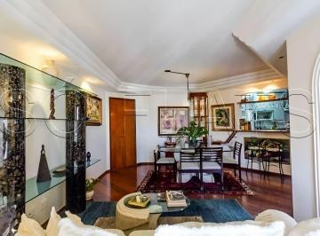 Apartamento · 120m² · 3 Quartos · 2 Vagas · Flat para venda em Moema de 120.00m² com 3 Quartos, 1 Suite e 2 Garagens