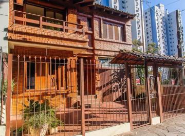 Casa · 243m² · 3 Quartos · 2 Vagas · Casa a venda no bairro Menino Deus