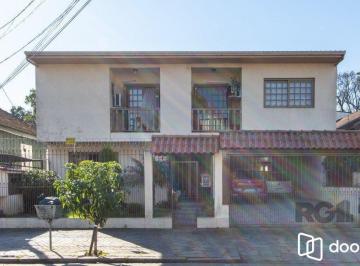 Casa · 329m² · 3 Quartos · 5 Vagas · Casa de alvenaria, 3 quartos, 1 suíte, 4 banheiros e 5 vagas de garagem.