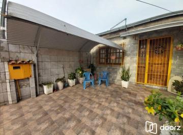 Casa · 90m² · 1 Quarto · 2 Vagas · Casa à venda - em Hípica