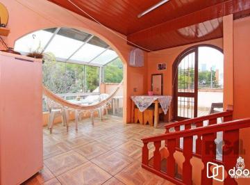 Casa · 164m² · 3 Quartos · 2 Vagas · Casa de 250m² Para comprar no Bairro Mont Serrat Por R$1.120.000,00