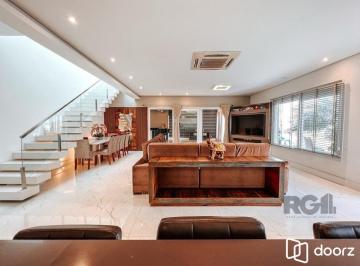 Casa · 242m² · 3 Quartos · 2 Vagas · Excelente residência com aproximadamente 242m² privativos,
