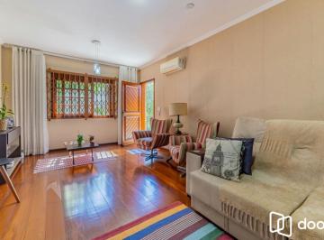 Casa · 1640m² · 3 Quartos · 3 Vagas · Casa com 1.640,00m², 3 dormitórios, 4 vagas à venda Rua Marista.