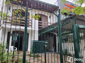 Casa · 400m² · 5 Quartos · 3 Vagas · Casa à venda - em Petrópolis