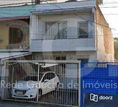 .jpg+2025-03-04 · Casa com 4 quartos, 4 banheiros e amplo pátio no miolo do bairro Cidade Baixa!