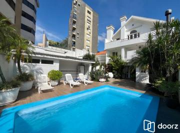 Casa · 307m² · 3 Quartos · 2 Vagas · Casa de alto padrão à venda Menino Deus