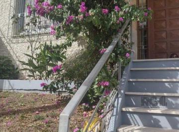 Casa · 169m² · 3 Quartos · 2 Vagas · Casa de 2 dormitórios, bairro Vila Ipiranga