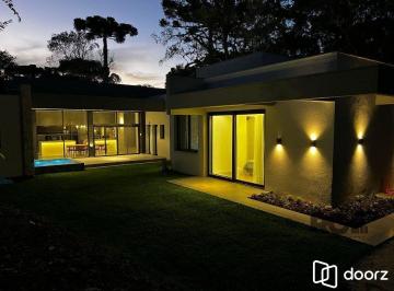 Casa · 400m² · 3 Quartos · 3 Vagas · Casa toda térrea 400m2 , 3 suítes