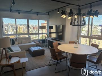 Apartamento · 93m² · 3 Quartos · 2 Vagas · 03 quartos finamente decorado com linda vista no Rio Branco