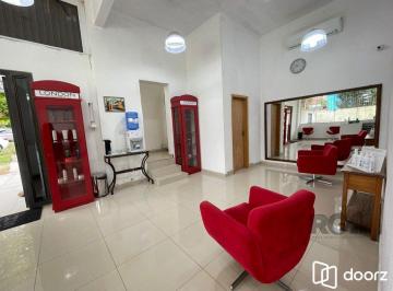 Comercial · 224m² · Prédio comercial 225m², com 5 lojas individuais, pé direito alto Vila Conceição.