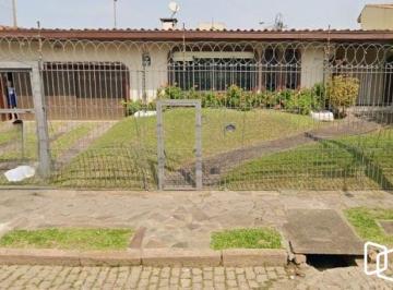 Casa · 464m² · 4 Quartos · 2 Vagas · Casa com 4 dormitórios no Bairro Guarujá