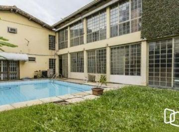 Casa · 340m² · 5 Quartos · 4 Vagas · Casa sobrado no bairro Auxiliadora de 5 dormitórios e 4 vagas