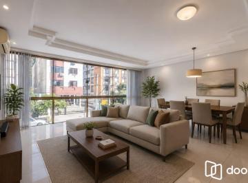 Casa · 344m² · 4 Quartos · 7 Vagas · Casa com 4 quartos, 7 vagas e pátio no Bairro Higienópolis
