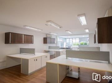 Comercial · 107m² · 2 Quartos · 3 Vagas · Conjunto comercial com 2 salas integradas, 2 banheiros e 3 vagas de garagem.
