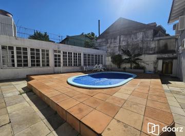 Casa · 280m² · 4 Quartos · 3 Vagas · SOBRADO COM 3 SUÍTES + DORMITÓRIOS NO TÉRRREO | PISCINA | E MUITO MAIS
