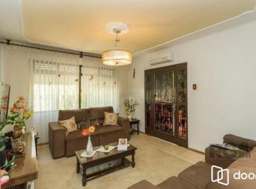 Casa · 165m² · 3 Quartos · 2 Vagas · Casa de 3 dormitórios no bairro Jardim Carvalho