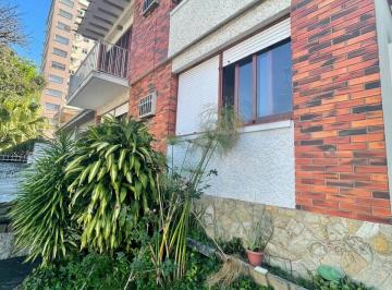 Casa · 228m² · 4 Quartos · 4 Vagas · Sobrado Com 4 dormitórios, 1 suíte e 228M² no Bairro Petrópolis -Porto Alegre