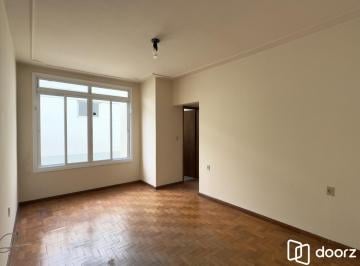 Living · APARTAMENTO 2 DORMITÓRIOS COM PEÇAS AMPLAS NO BAIRRO PRAIA DE BELAS