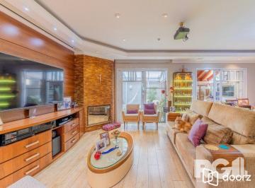 Casa · 257m² · 4 Quartos · 4 Vagas · EXCLUSIVIDADE Belíssima casa de 4 suítes + gabinete no condomínio fechado Terra