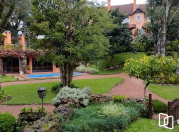 Casa · 172m² · 3 Quartos · 2 Vagas · Casa em Condomínio - Gramado