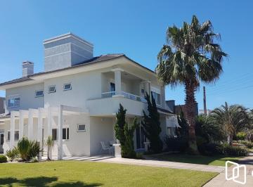 Casa · 354m² · 6 Quartos · Casa com 6 dormitórios à venda, 354 m² por R$ 3.550.000 - Zona Nova - Capão da C