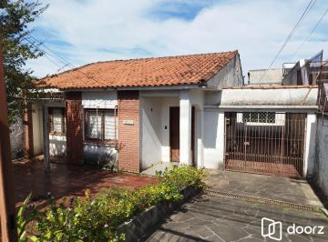 Casa · 101m² · 2 Quartos · 2 Vagas · Terreno na Baltazar de Oliveira Garcia