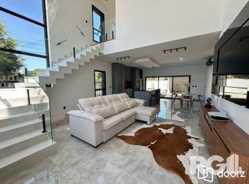 Casa · 247m² · 2 Quartos · 4 Vagas · Casa de alto padrão a venda, totalmente mobiliada, com 2 dormitórios, 1 suite e