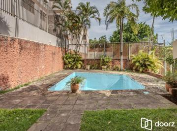 Casa · 250m² · 3 Quartos · 3 Vagas · Casa sobrado no Menino Deus de 3 dormitórios e 3 vagas