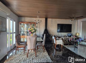 Apartamento · 194m² · 3 Quartos · 2 Vagas · Cobertura com lareira, churrasqueira e 2 vagas