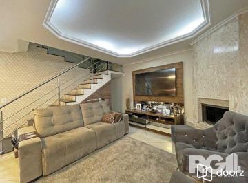 Casa · 198m² · 3 Quartos · 4 Vagas · Casa em condomínio no Ecoville com amplo pátio