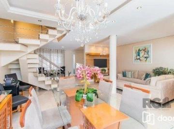 Casa · 280m² · 3 Quartos · 2 Vagas · Casa  impecável com 3 quartos (1 suíte) e 2 vagas cobertas,