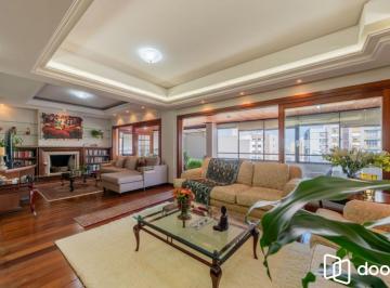 Apartamento · 302m² · 4 Quartos · 2 Vagas · Apartamento de 4 dormitórios, 2 suítes, 2 vagas e elevador na Castro Alves.