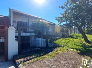 Casa · 81m² · 4 Quartos · 3 Vagas · Casa no bairro Vila Nova - 4 dormitórios, Sendo 1 Suíte