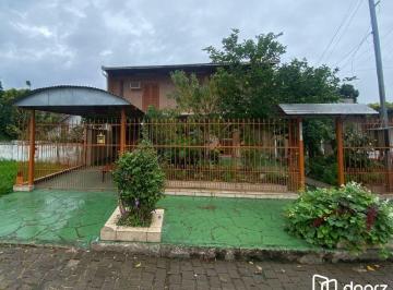 Casa · 170m² · 2 Quartos · 3 Vagas · Ótima casa de dois pavimentos localizada no Bairro Restinga