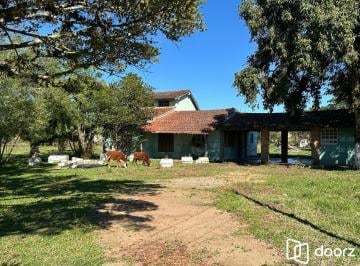 Casa · 100m² · 3 Quartos · 1 Vaga · SÍTIO DE 4.600M² EM ITAPUÃ