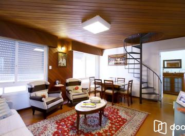 Apartamento · 145m² · 3 Quartos · 2 Vagas · Cobertura com 3 dormitórios, 2 vagas e elevador no Bairro Santana.