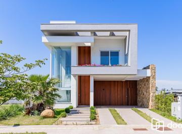 Casa · 237m² · 3 Quartos · 4 Vagas · Casa no Condomínio Fechado Terras Alpha em Gravataí