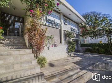 Casa · 196m² · 4 Quartos · 3 Vagas · Casa de 4 dormitórios no bairro Glória