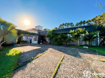 Casa · 289m² · 3 Quartos · 4 Vagas · Linda Residência com 3 amplas suítes no Terra Ville.